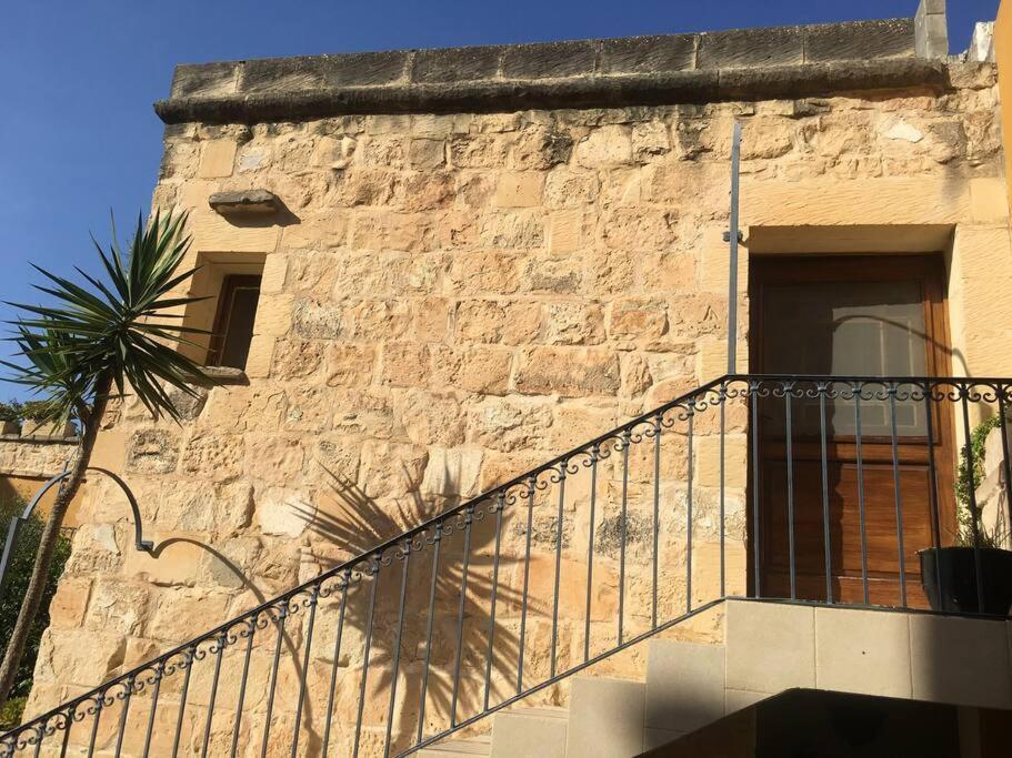 Studio Apartment With Pool In House Of Character. Birkirkara Luaran gambar